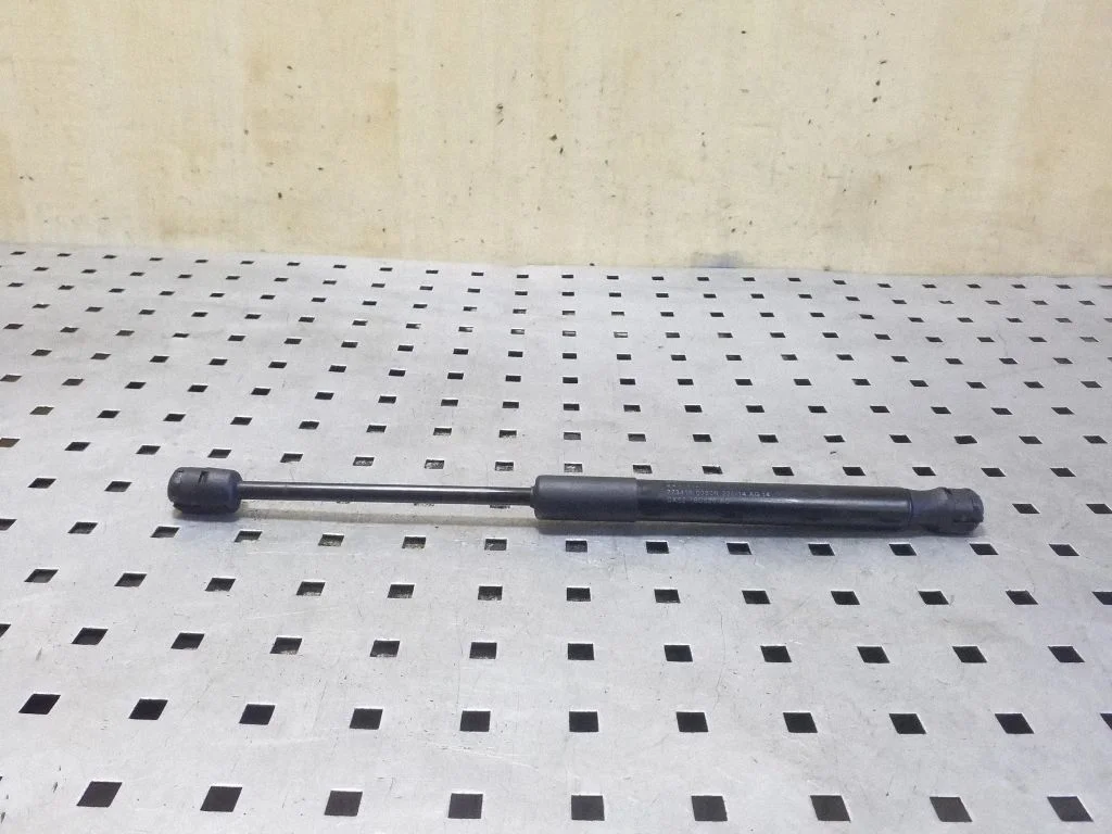 Amortizatorius variklio dangčio