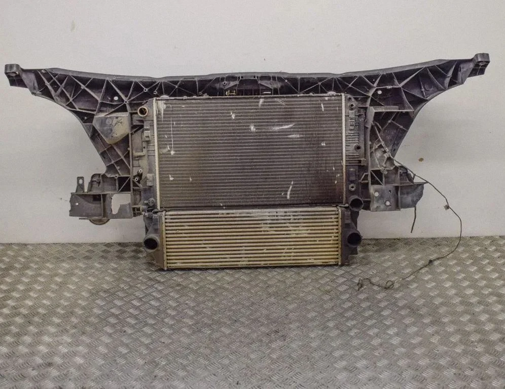 Radiatorių panelė