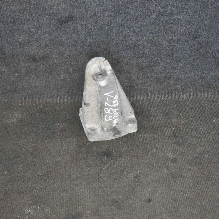 Variklio tvirtinimo kronšteinas