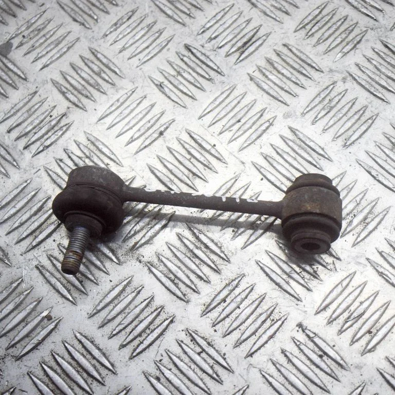 Galinė stabilizatoriaus traukė