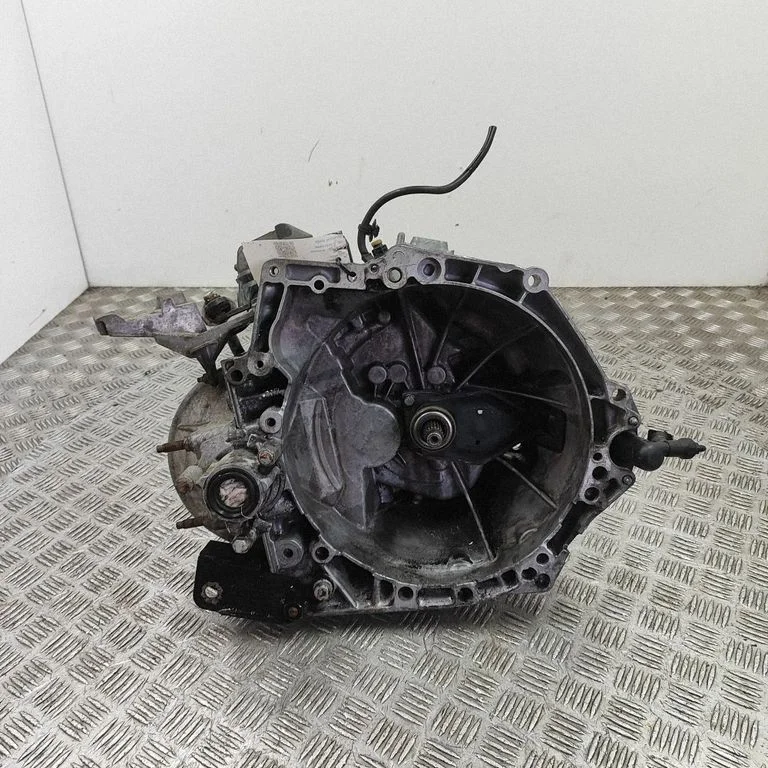 Mechaninė 6 pavarų dėžė