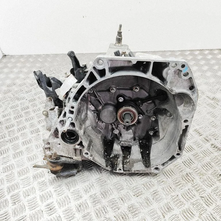 Mechaninė 6 pavarų dėžė