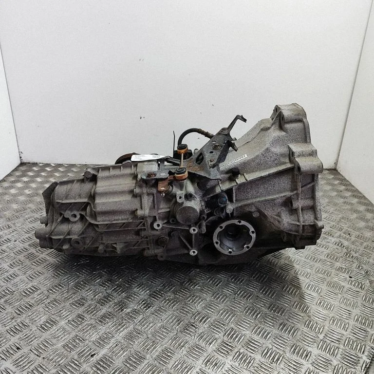 Mechaninė 6 pavarų dėžė