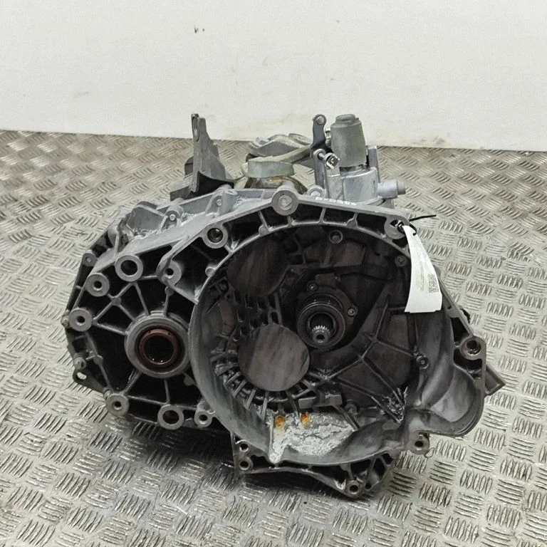 Mechaninė 6 pavarų dėžė