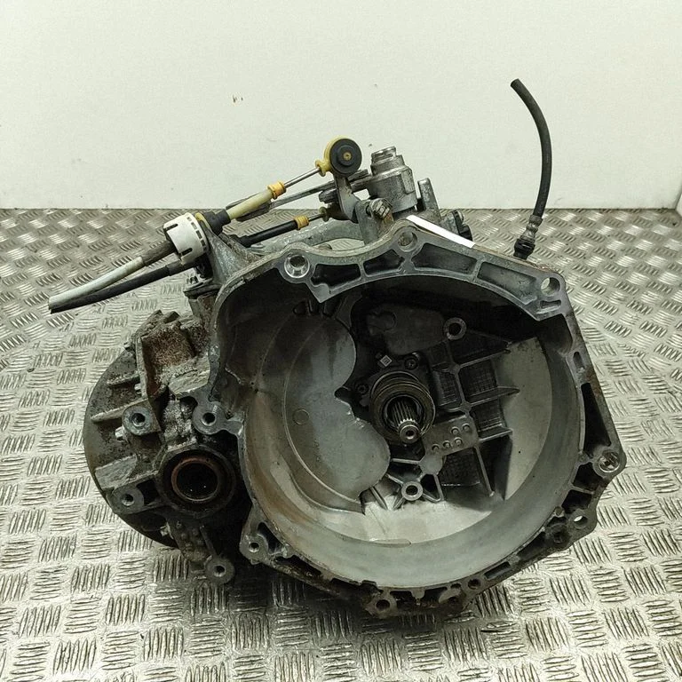 Mechaninė 6 pavarų dėžė