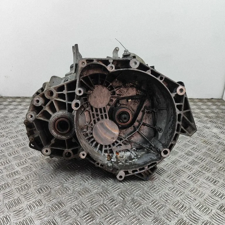 Mechaninė 6 pavarų dėžė