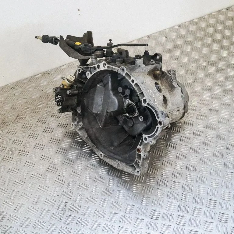 Mechaninė 6 pavarų dėžė