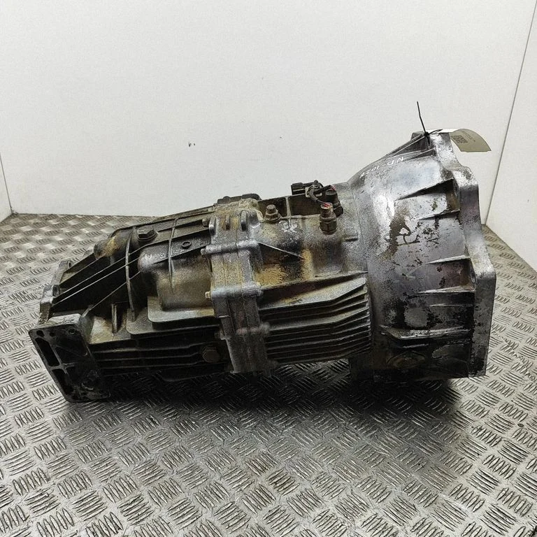 Mechaninė 6 pavarų dėžė