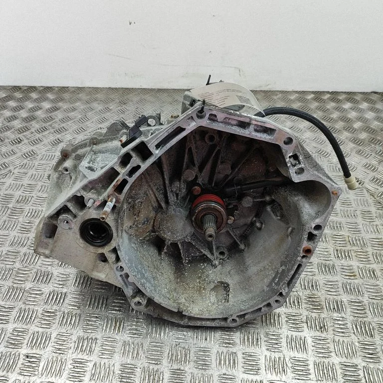 Mechaninė 6 pavarų dėžė