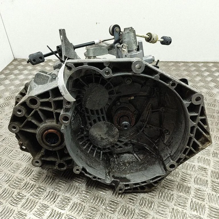 Mechaninė 6 pavarų dėžė