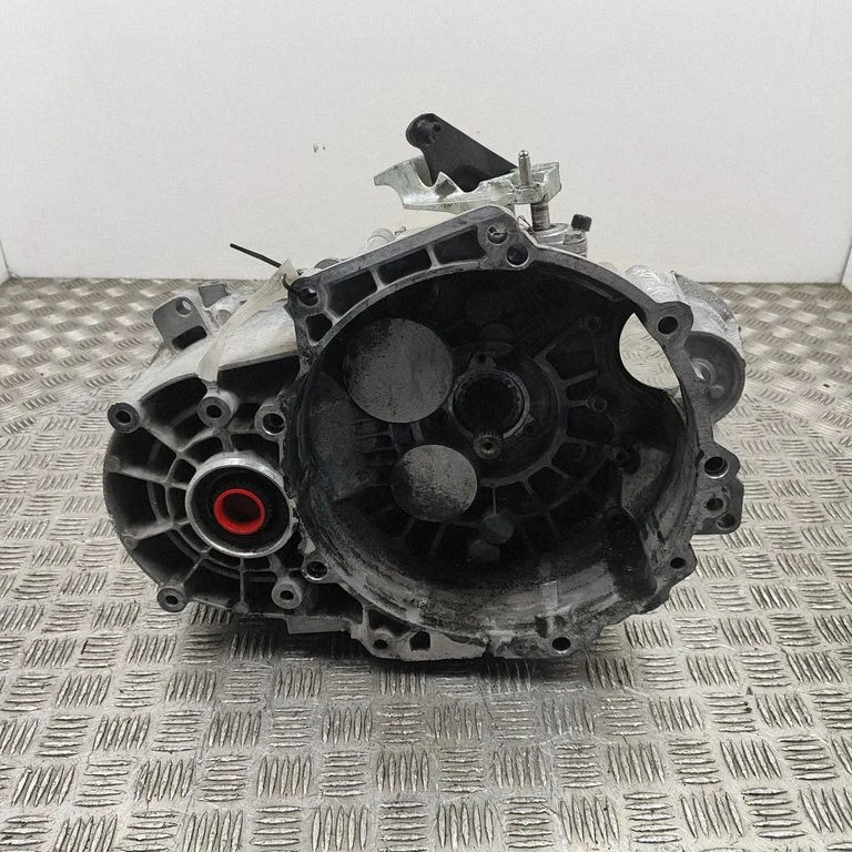 Mechaninė 6 pavarų dėžė