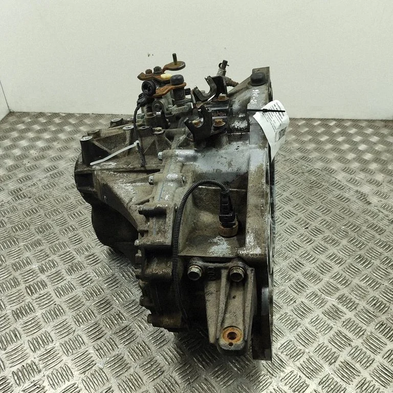 Mechaninė 6 pavarų dėžė
