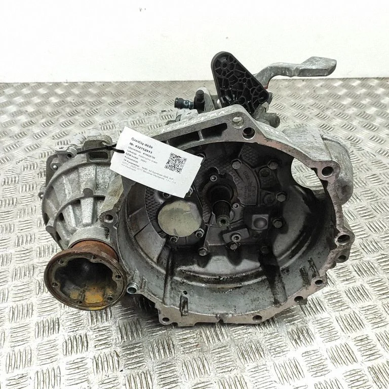 Mechaninė 6 pavarų dėžė