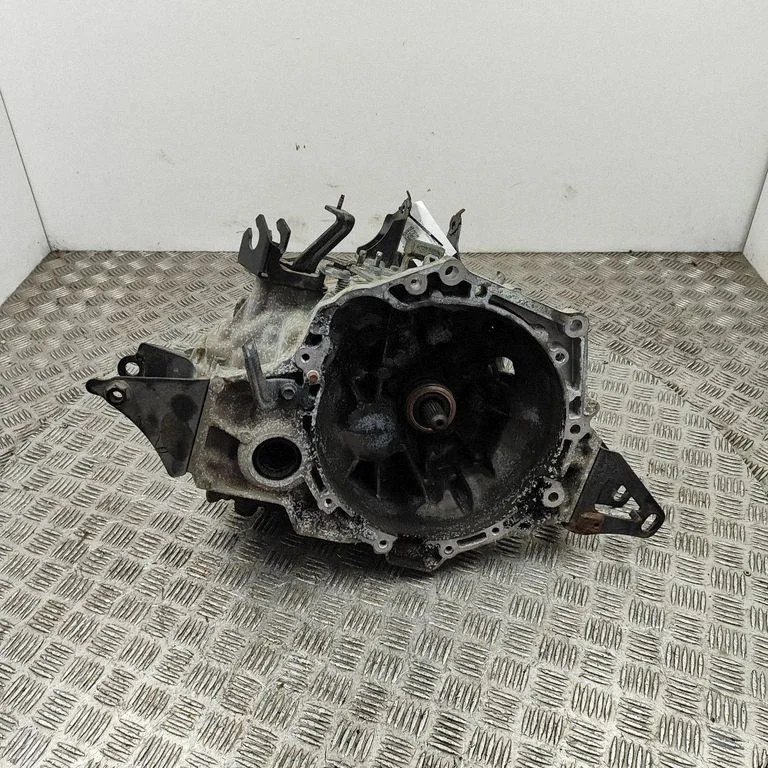 Mechaninė 6 pavarų dėžė