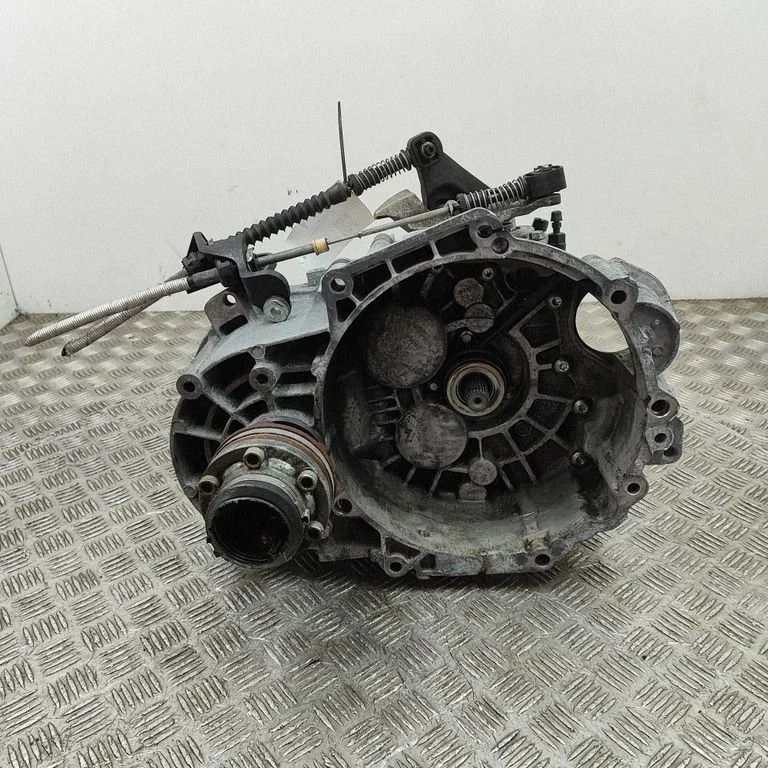 Mechaninė 6 pavarų dėžė