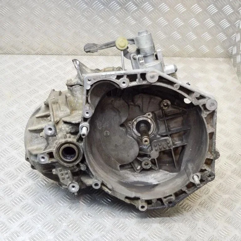 Mechaninė 6 pavarų dėžė