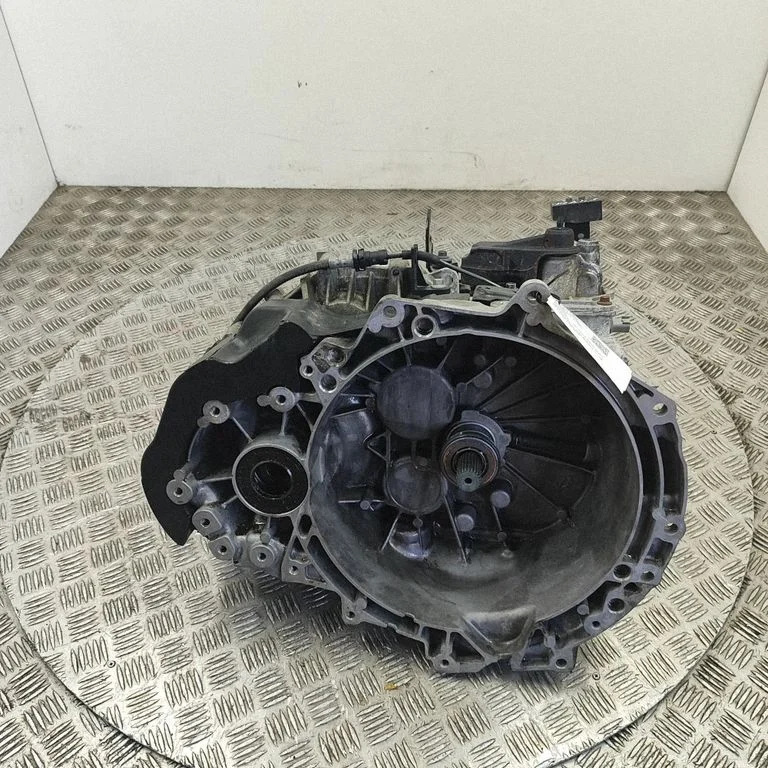 Mechaninė 6 pavarų dėžė