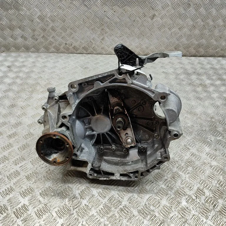 Mechaninė 6 pavarų dėžė