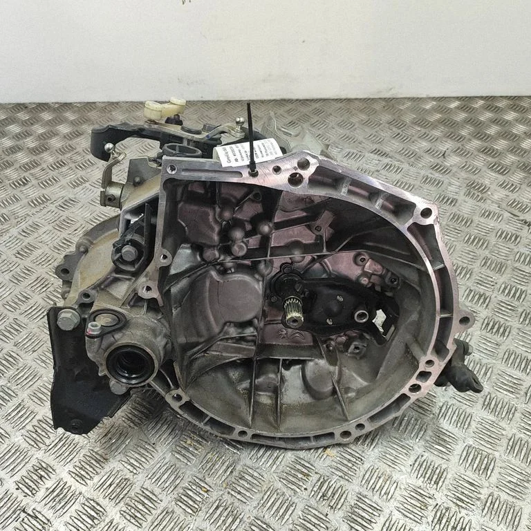 Mechaninė 6 pavarų dėžė