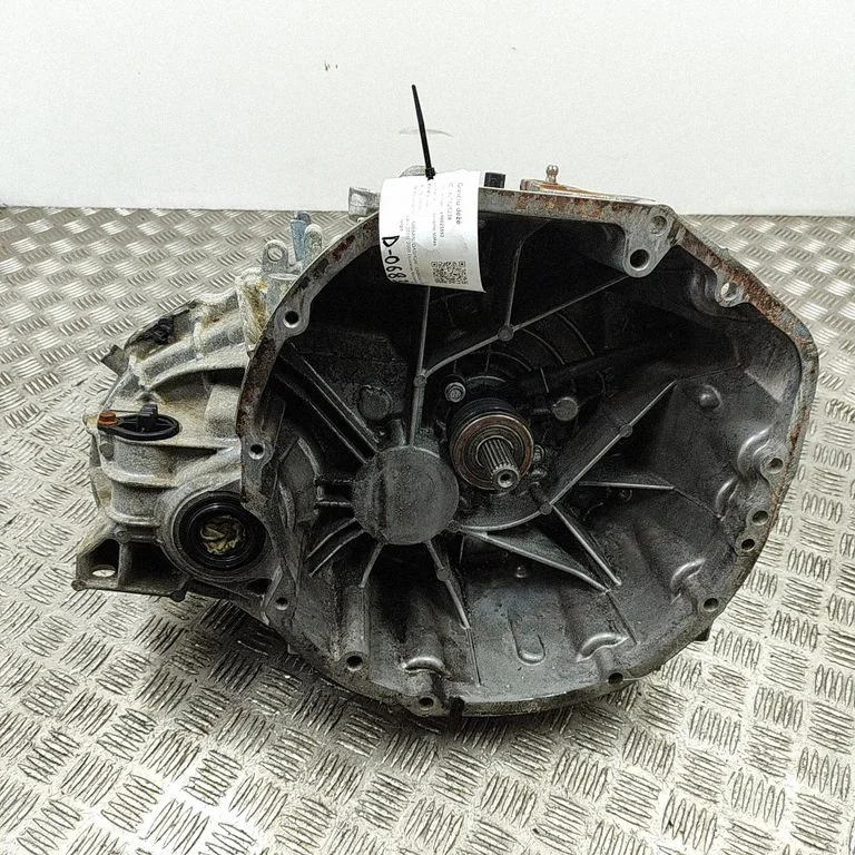 Mechaninė 6 pavarų dėžė