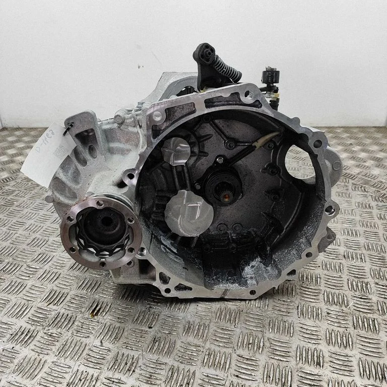 Mechaninė 6 pavarų dėžė