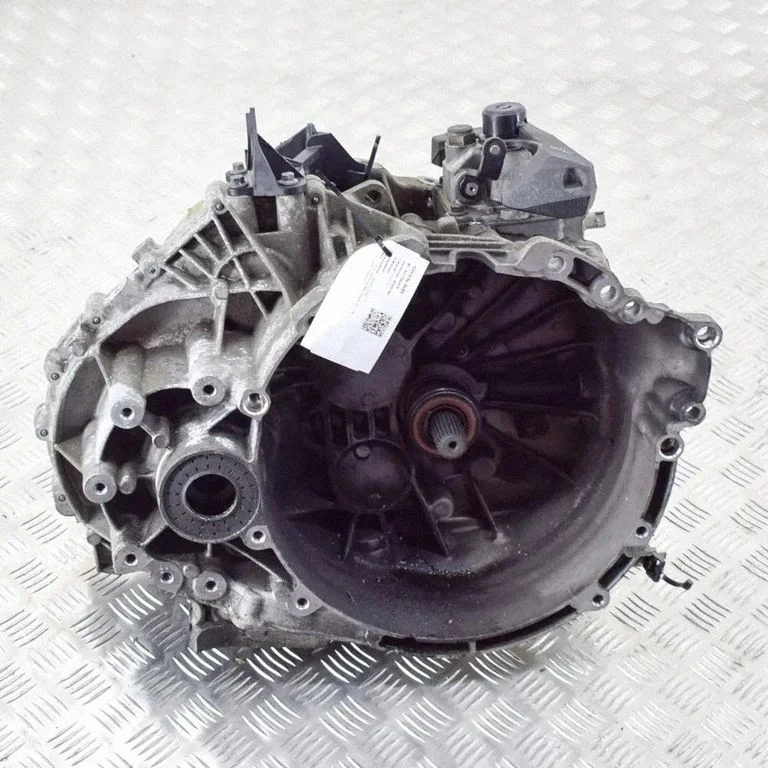 Mechaninė 6 pavarų dėžė
