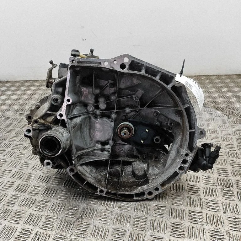 Mechaninė 6 pavarų dėžė
