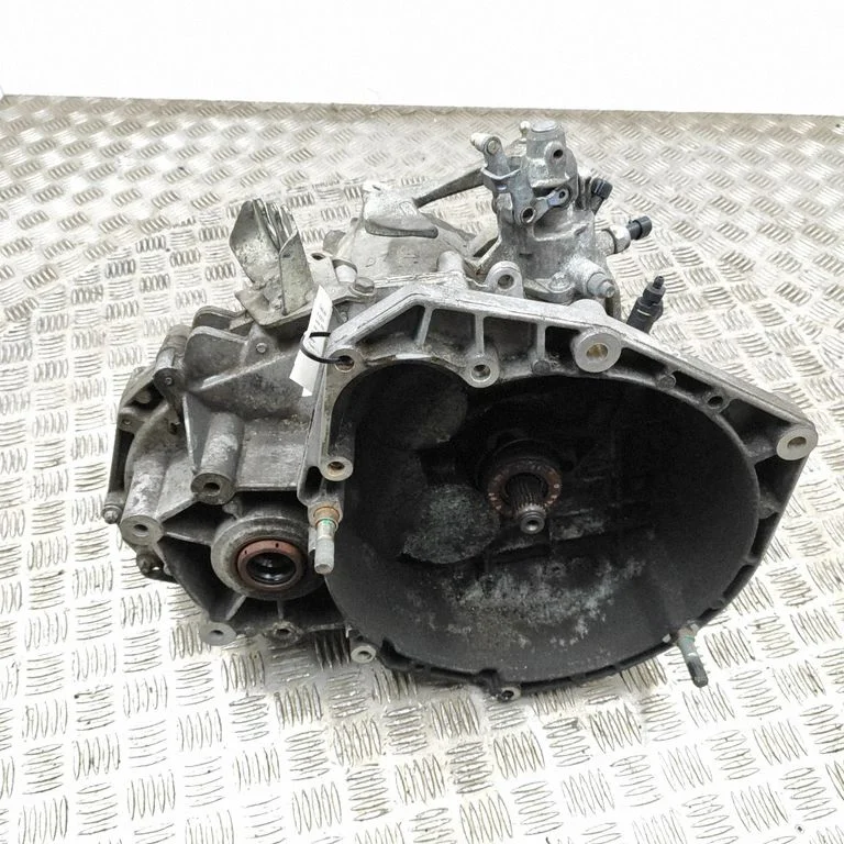 Mechaninė 6 pavarų dėžė
