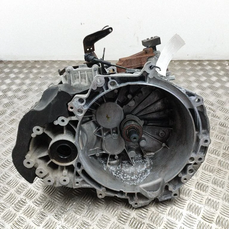 Mechaninė 6 pavarų dėžė
