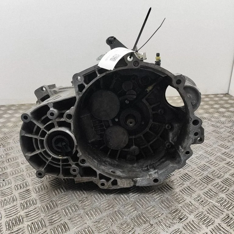 Mechaninė 6 pavarų dėžė