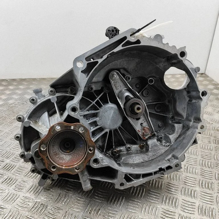 Mechaninė 6 pavarų dėžė
