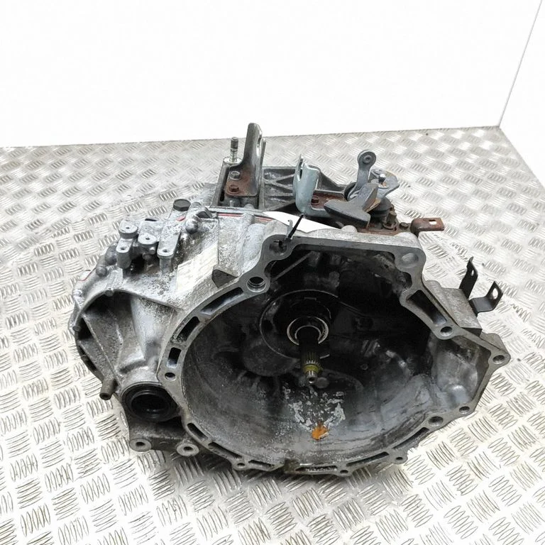 Mechaninė 6 pavarų dėžė