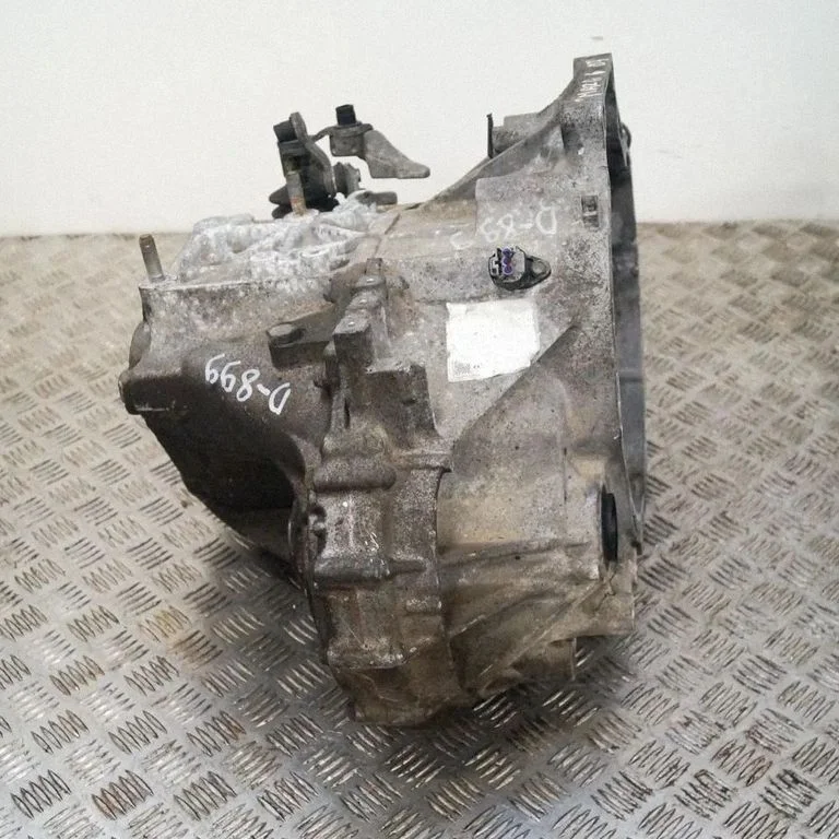 Mechaninė 6 pavarų dėžė