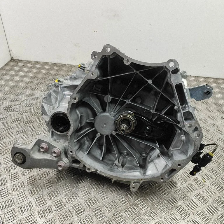 Mechaninė 6 pavarų dėžė