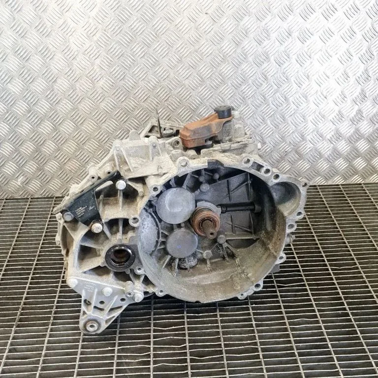 Mechaninė 6 pavarų dėžė
