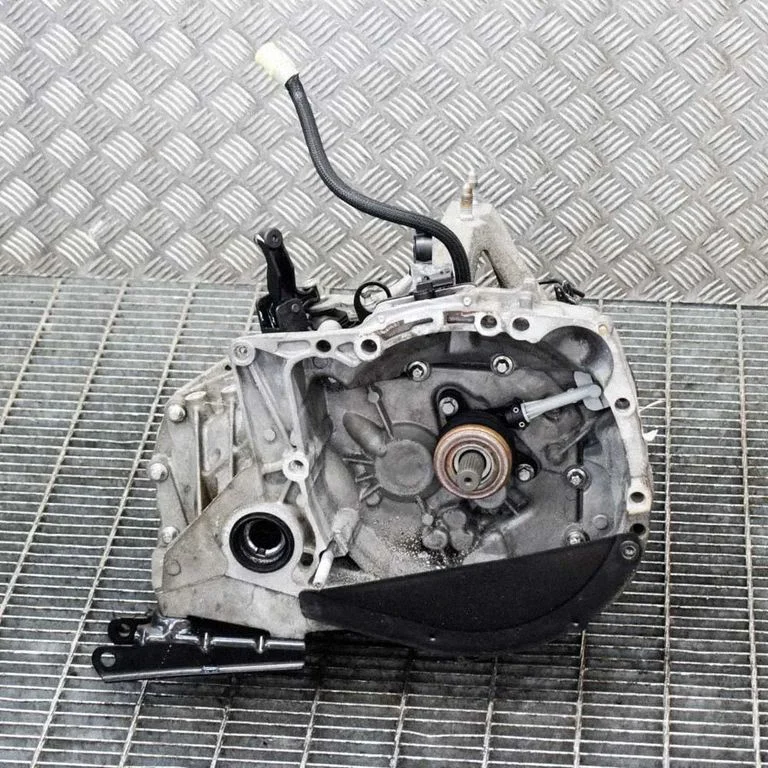 Mechaninė 6 pavarų dėžė