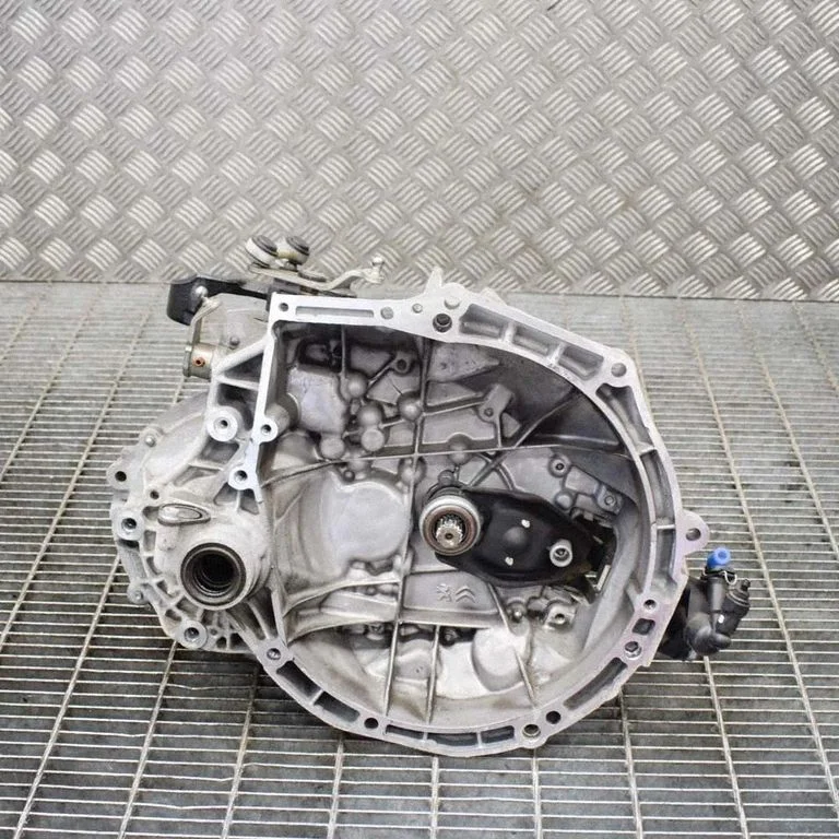 Mechaninė 6 pavarų dėžė