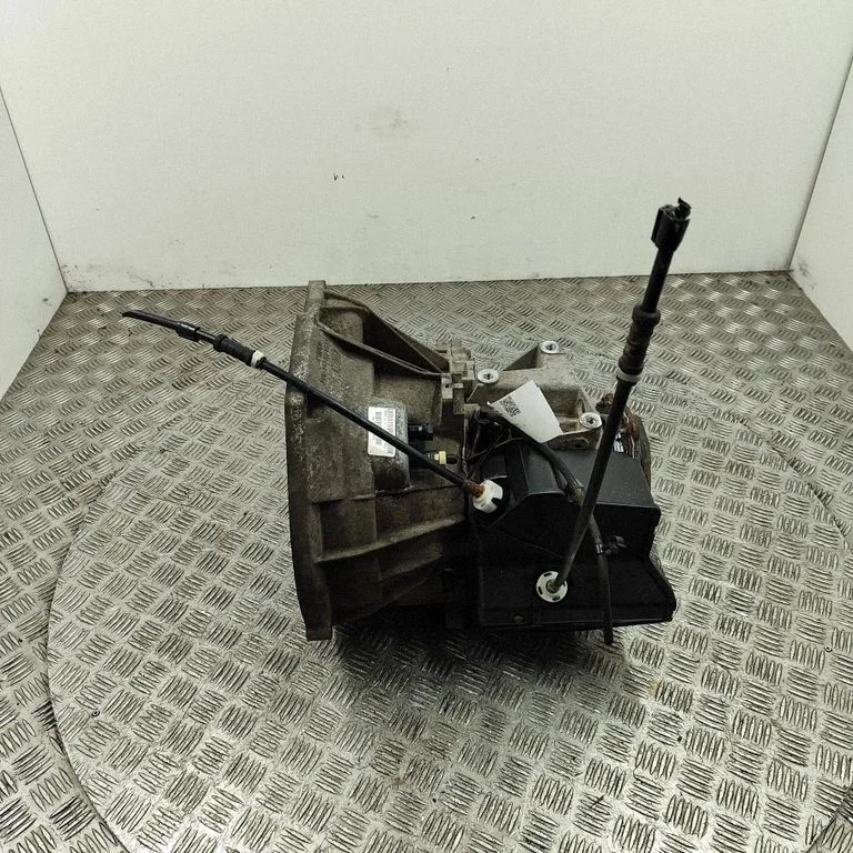 Mechaninė 6 pavarų dėžė