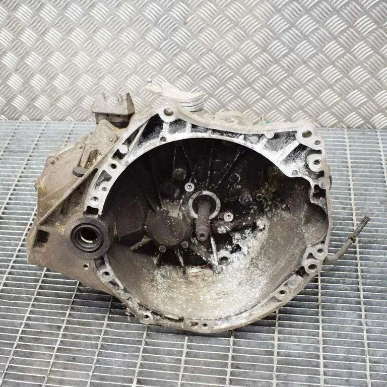 Mechaninė 6 pavarų dėžė