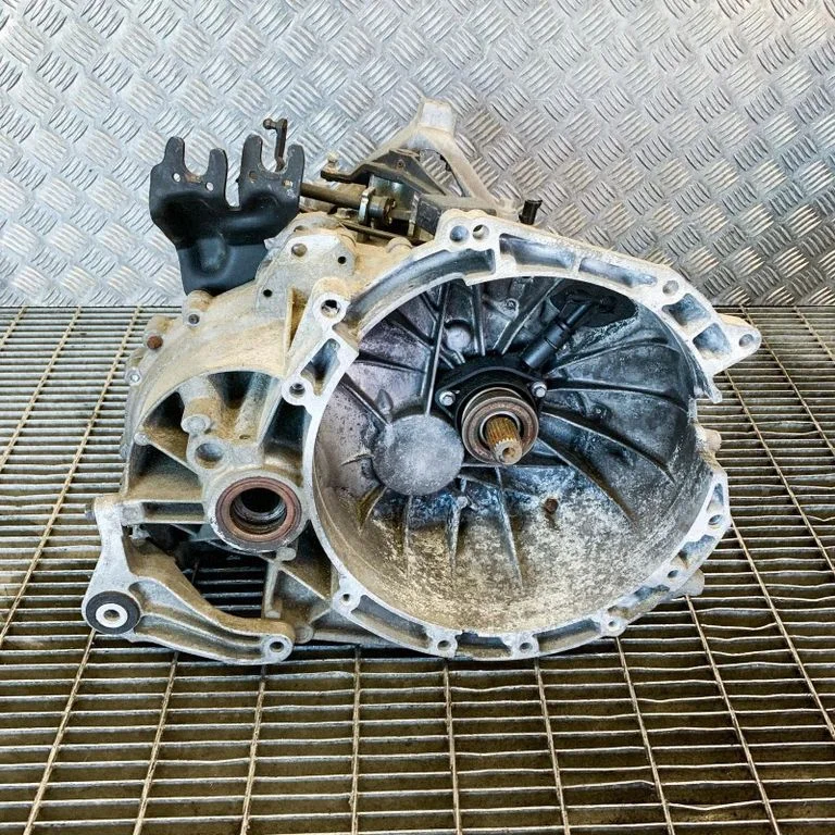 Mechaninė 6 pavarų dėžė
