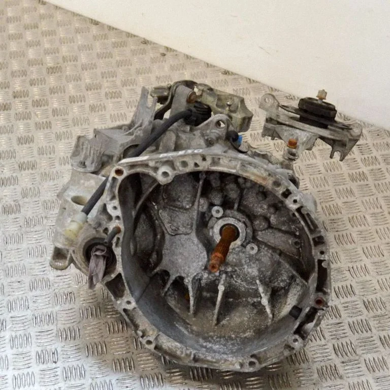 Mechaninė 6 pavarų dėžė
