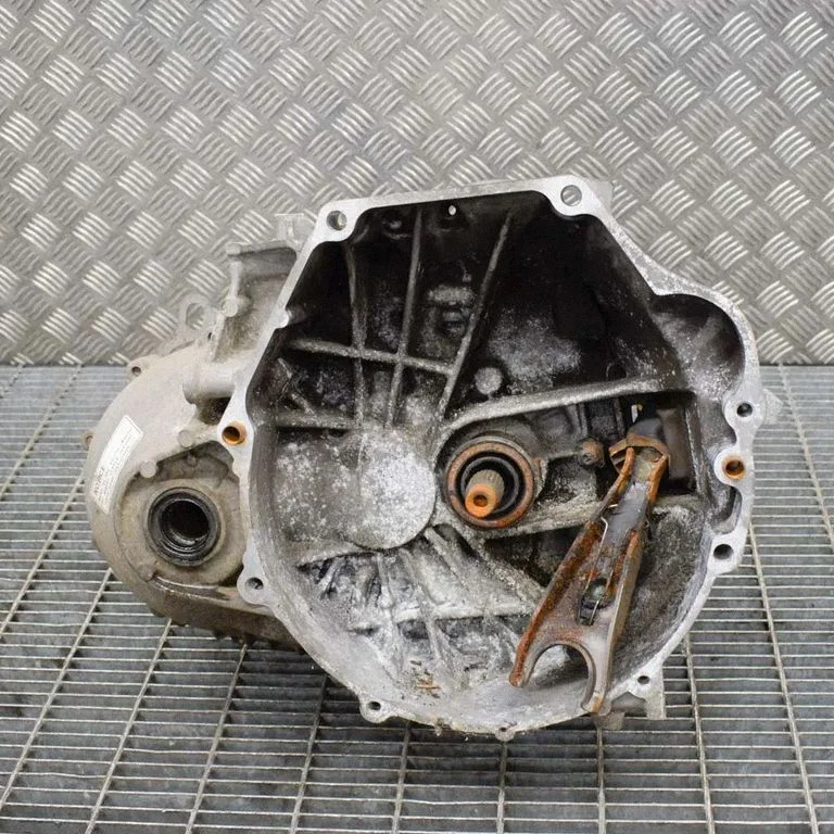 Mechaninė 6 pavarų dėžė
