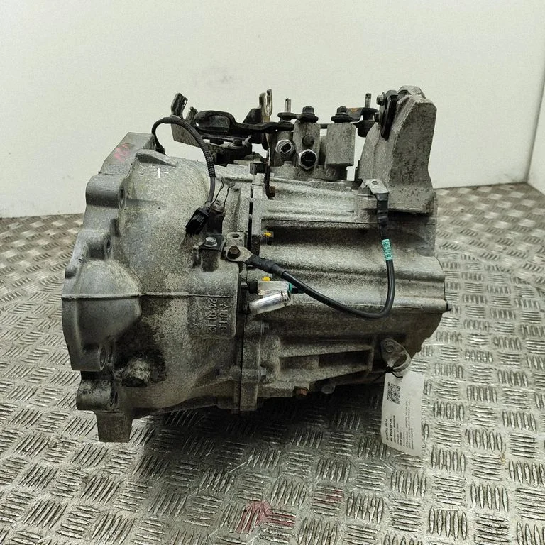 Mechaninė 6 pavarų dėžė