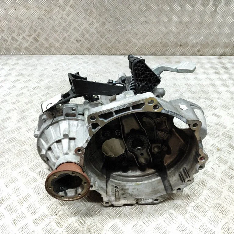 Mechaninė 6 pavarų dėžė