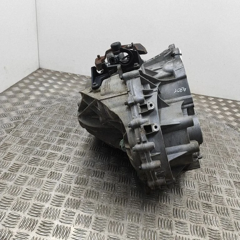 Mechaninė 6 pavarų dėžė