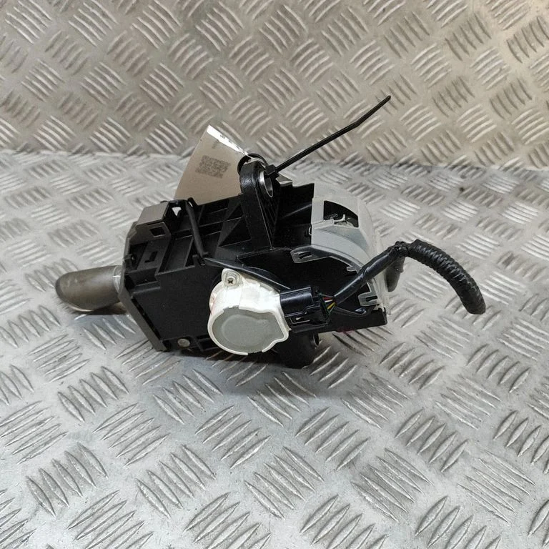 Pavarų perjungimo mechanizmas (kulisa)