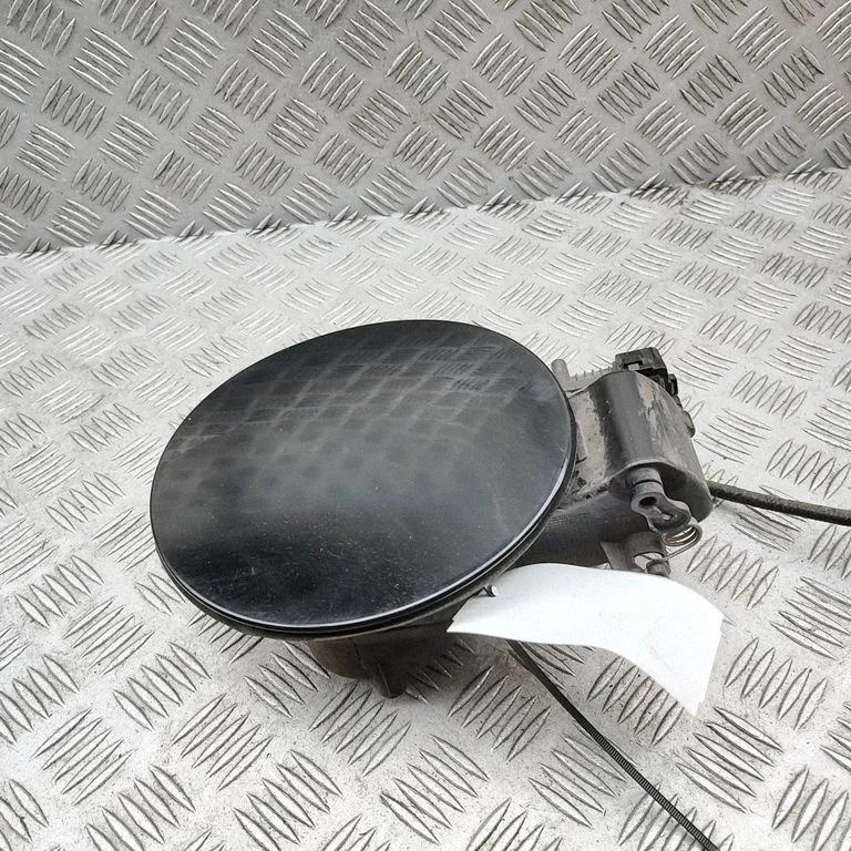Degalų bako dangtelis