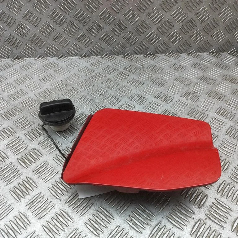 Degalų bako dangtelis