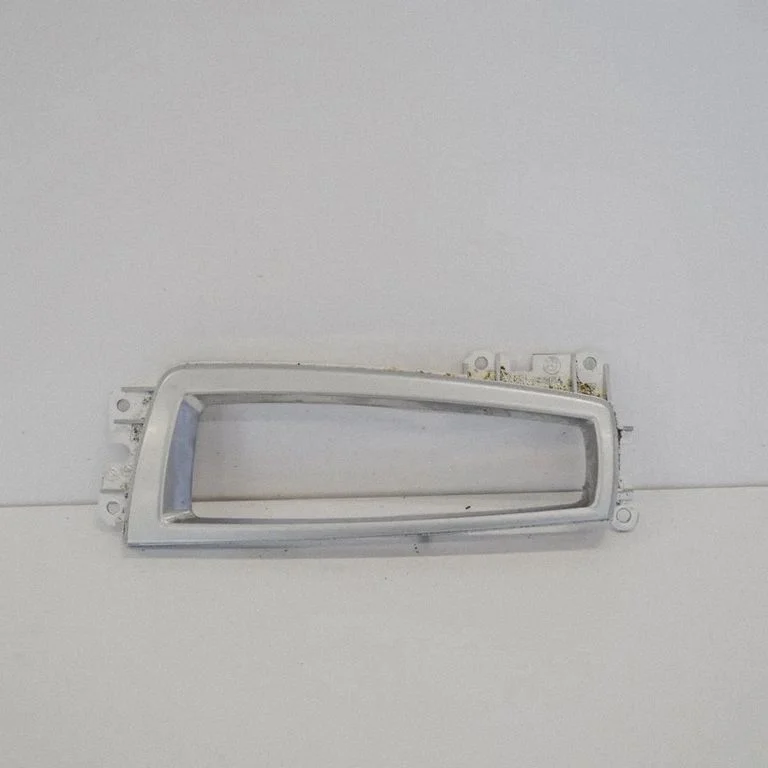Pavarų perjungimo svirties apdaila (plastikinė)