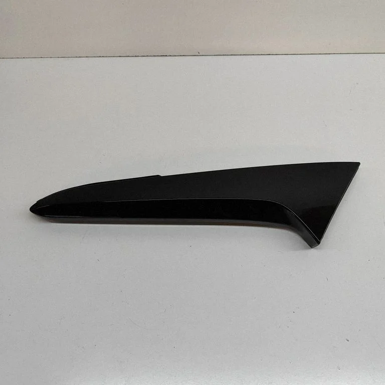 Kita bagažinės apdailos detalė